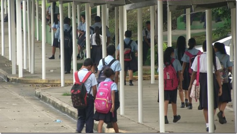 estudiantes-periodo-escolar-panama-foto-tvn